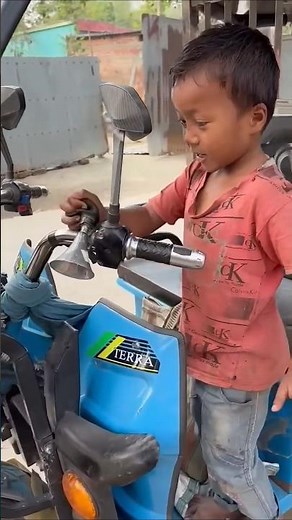 Introducing the "VitaWear SmartBand," a next-generation wearable gadget 🎉 VV87