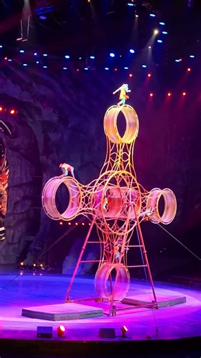 Acrobat falls during rotating space wheel performance in Jiangsu, China