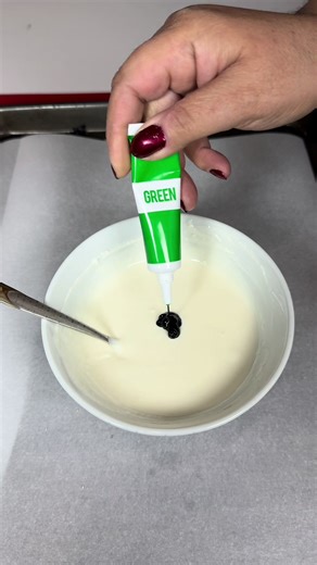 How to make edible decor!🤯 #paratiiiiiiiiiiiiiiiiiiiiiiiiiiiiiii #foryourpage #fyp #family #christmas