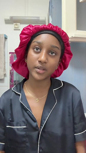 hopefully this is helpful to anyone who has been struggling with acne scars or hyperpigmentation ❤️