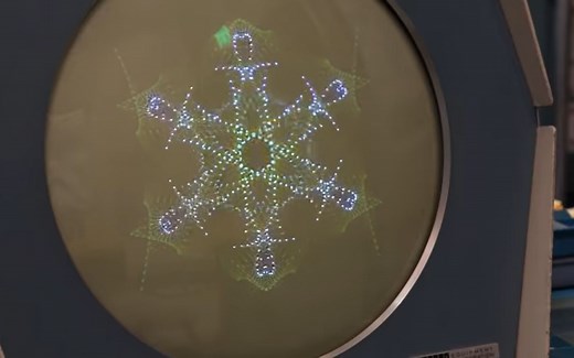 用1959年的超级计算机 DEC PDP-1玩《空间大战》