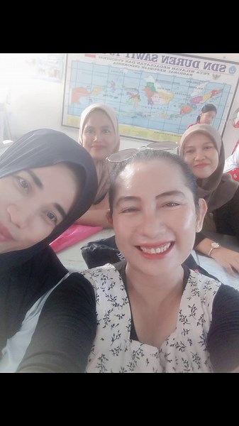 Edisi Ambil Rapot Adik Khalfi Class of 5B with Momieh 5B and Walas Pak Sofhan, Terimakasih untuk semuanya ya pak dan bimbingan nya selama ini 🙏🙏 Wednesday June'25 2025
