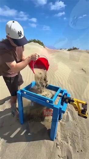 Portable Sand Sifting Machine in Action