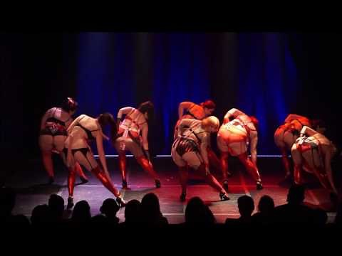 Glam Rock students perform Cherry Pie - The Bombshell Burlesque Academy
