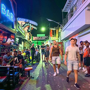 Ayia Napa - największa imprezownia na Cyprze - Travel-Mates.PL