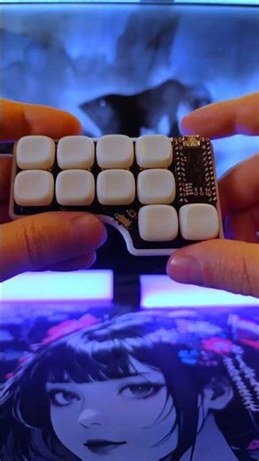How does this unusual keyboard work?