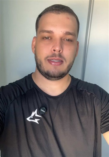 Camisa Dry Fit Alphacom masculina, desenvolvida com tecido tecnológico que absorve o suor e mantém o corpo seco durante os treinos. Leve, respirável e com excelente elasticidade, garante conforto e performance em qualquer atividade física. Ideal para academia, corrida e uso diário, oferecendo estilo e durabilidade em cada detalhe. #camisadryfit #roupafitnessmasculina #tiktokblackfridaybr #tiktokshop1111br