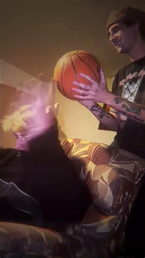 I want to play with you😭