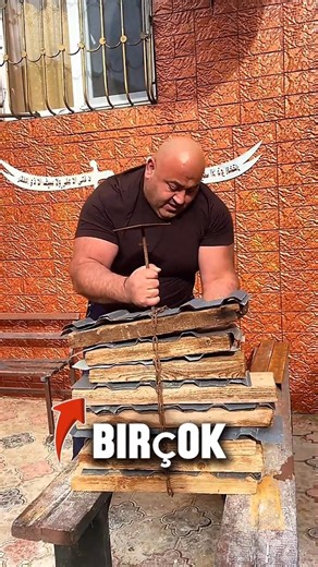 Kimse Onun Bir Ordu Kaptanı Olduğunu Bilmiyordu