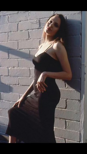 A captivating reel featuring Angelina Jolie alongside vintage actresses, merging old-world glamour with modern star power. Each photo reflects timeless elegance and the legacy of Hollywood’s golden age. #AngelinaJolie #VintageActresses #GoldenEra #HollywoodIcons #TimelessCharm | Vintage Dreams | Facebook