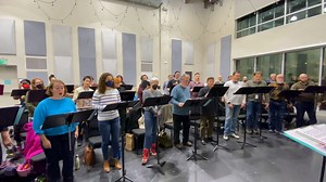 The chorus is hitting the road this week for concerts on Vashon Island and Mt. Vernon! 🚗💨 We stopped by the studio to catch them rehearsing "The Bell Chorus" from Pagliacci, which will be included in the program along with selections like "Choral Dances" from Britten’s Gloriana, "Stomp Your Foot" from Copland’s The Tender Land, and more. "Chorus Around the Sound" performances are: 📅 This Friday, January 26 at 7:30 PM 📍 McIntyre Hall & Performing Arts Center, Mt. Vernon 📅 This Sunday, Januar