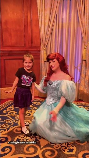 Ariel gives the longest hugs 🧜‍♀️🤗❤️ #shorts #littlemermaid