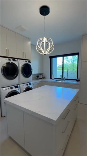 I had the chance to explore this stunning Paradise Valley estate.. WOW! 🌵✨