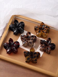 6 PCS Flower Hair Clips for Women Girls, Large Plumeria Hair Claw Clips for Thick Thin Hair, Cute Daisy Jaw Clips, Strong Hold Non Slip Hair Accessories for Holiday Gifts (Tortoise and Black)