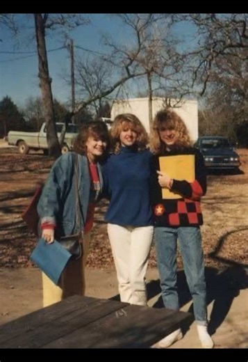 80s Halloween Nostalgia: Retro Aesthetic Celebration