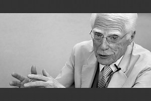 El día en que el doctor Aldo Castañeda se retiró y recibió un emotivo homenaje