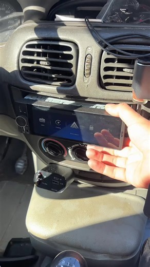 Wireless Smart Touchscreen Display with Voice Control