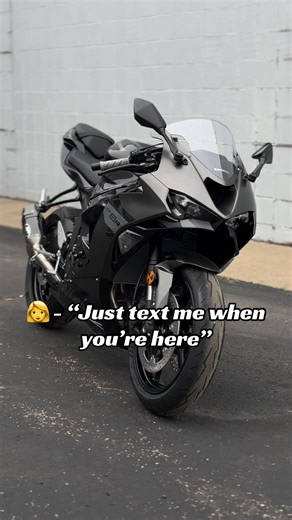 Sounds crazy in person - I know you heard the little pop 💥 No rev bombing for us, don’t want to damage your new bike now👀 Come pick up this beauty here at 📍2100 W Pioneer Parkway - Peoria, IL 61615 Give us a call at ☎️(309) 685 6282 #worldofpowersports #peoriaillinois #zx6r #kawasaki #sportbikes