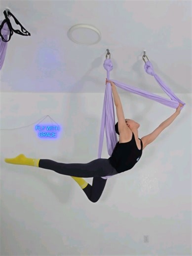 First flight of 2026~ elevated by Ruby 😻 . . . ------------------------------‐---------------------------- ✨️Subscriptions for OnDemand Library Classes & Tutorials -- link in bio✨️ . 🔹️Free 7 day trial available ------------------------‐---------------------------------- ✨️ Aerial Yoga Teacher Trainings ✨️ - Level 1 - Level 2 - Low Hammock - Kids Aerial Yoga . 🎈Learn More / Sign Up -- link in bio . . . #aerialyoga #aerialyogateachertraining #aerial #플라잉요가 #yogateacher