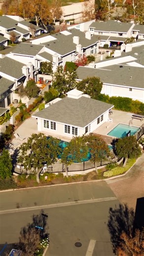 Coronado Media | SoCal Real Estate Media on Instagram: "Townhomes in Valencia 🔥 Listed by @_laurie $670,000 3 bd • 2.5 ba •1,921 Sqft 25136 Marci Way, Valencia, CA 91355"