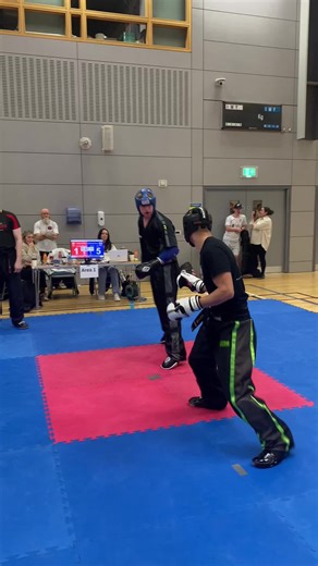Mastering the Blitz in Kickboxing