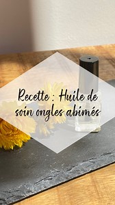 SOIN MINUTE ONGLES ABÎMÉS 💅 Ongles fragilisés, cassants ou dédoublés ? C'est l'heure de les chouchouter grâce à ce soin minute à base d'huiles végétales de Ricin et de Sésame BIO pour nourrir, fortifier et embellir vos ongles ✨ LA RECETTE 🥣 HUILE DE SOIN POUR ONGLES ABÎMÉS ✅ 4 ml d'Huile végétale Ricin BIO ✅ 2 ml d'Huile végétale Sésame BIO ✅ 1 goutte d'Huile essentielle Géranium Egypte BIO Appliquez le sérum sur vos ongles à l'aide du pinceau puis masser pour faire pénétrer l'huile. *Conserva