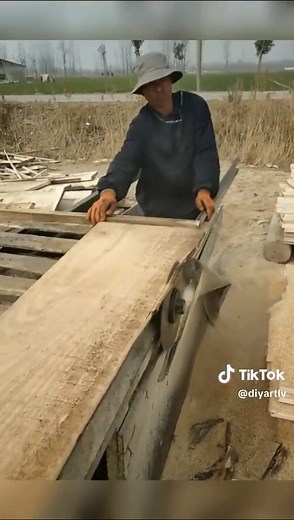 How to Safely Use a Circular Saw for Woodworking