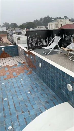 PooL￼ ladder installation