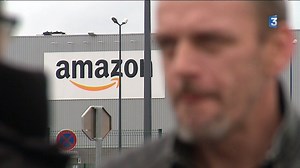 Sur le site d'Amazon à Lauwin-Planque, près de Douai, vous gagnez des cadeaux en dénonçant les manquements aux règles de sécurité de votre chef. Une forme de délation loin d'être amusante pour les syndicats. Plus d'infos ► http://bit.ly/SafetyFunGame | France 3 Nord Pas-de-Calais