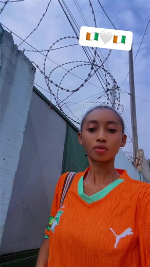 Vidéos de 🍀🛍️Miss 🍀🛍️Marceline 🍀🛍️ (@missmarceline225) avec son original - 𝐋𝐲𝐫𝐢𝐜𝐬 𝐂𝐢 🇨🇮