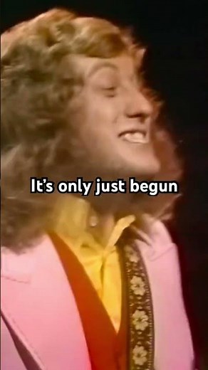 Have you seen the official TOTP video for Merry Christmas Everybody yet? #Slade #TOTP #Christmas