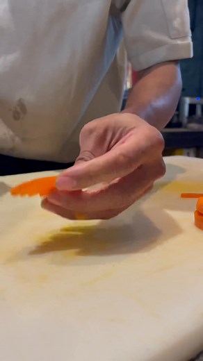 7.7K views · 804 reactions | เทคนิคทำผีเสื้อ แบบง่าย Easy butterfly making technique #art #reelsvideoシ #skills #butterfly วุฒิชัย โสดา | Aum Wudthichai Soda | Facebook