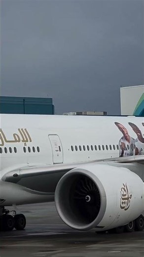 RMA | Emirates | B777