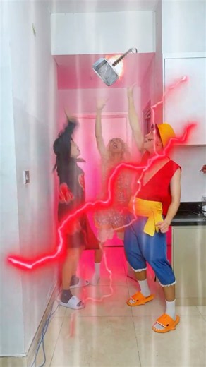 Đại chiến Spiderman Vs Aura bá khí #meoxanh #ohnoteam #cosplay #halloween