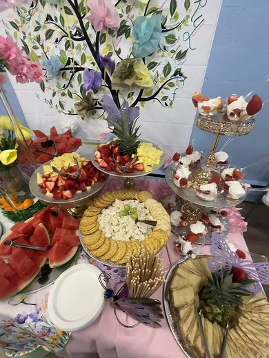 No cause you know we’re gonna eat everytime! 💅🏼 FOR ALL INQUIRIES CAL: 704-492-7437 #fyp #viral #event #eventos #quince #quinceañera #inspo #bodas #weddings #clt #nc #beautiful #family #friends #familia #amigos #party #fiesta #jesuslovesyou #hermoso #hermosa #elegante #elegant #decoration #decorators #catering #food #comida #decoradoras #decoracion #may #unitedmethodist #spring #colorful #colors #fruit #appetizers #butterfly #lemonade #professional #showupandshowout #eat #chickensalad #fyppppp