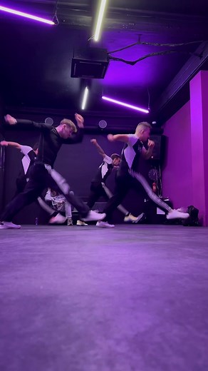 Discover the Hardstyle Dance Technique