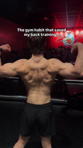 The gym habit that saved my back training. For a long time my back workouts felt off. Rows felt like arms. Pulldowns felt like biceps. And I kept thinking the answer was more weight. It wasn’t. Here’s what actually fixed it 👇 ⸻ 1. I stopped training back while it was still sore. Back muscles take a beating. When I tried to train it again while it was already fried, the connection was terrible and the workout sucked. Now I let it fully recover before the next session. Better connection. Better s