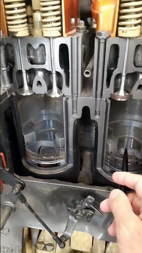 Moving parts and fixed parts of the engine, what are they? Practical mechanics class with engine