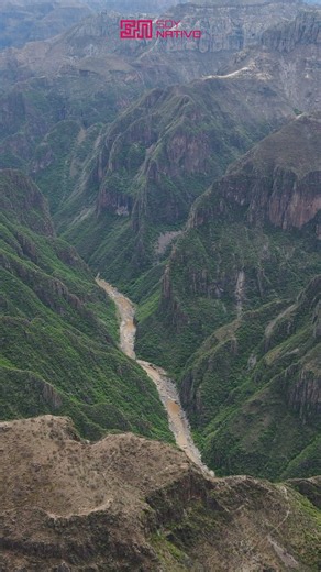 😲 ¿Sabías que las Barrancas del Cobre son más grandes y profundas que el Gran Cañón? Ubicadas en el corazón de la Sierra Tarahumara, son un tesoro natural de Chihuahua que te deja sin aliento. ¡Y sí, puedes recorrerlas en tren! #BarrancasDelCobre #ChepeExpress #MéxicoSorprendente #TurismoNativo #SoyNativo | Soy Nativo