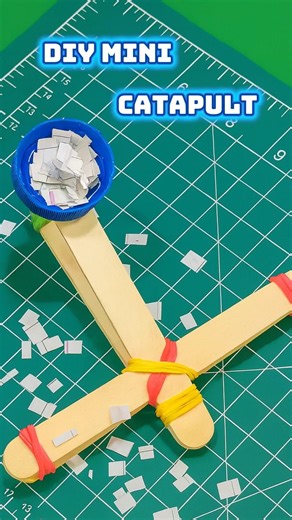 DIY Mini Catapult 😱 | Ice Cream Stick Launcher | Simple Science Project #shorts