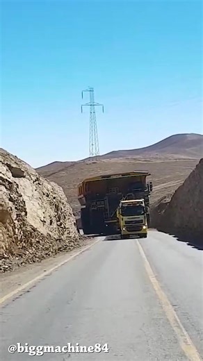 Transporting The CAT 797F Mining Truck #caterpillar #truck #mining #79...