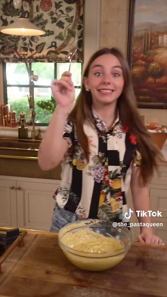 Delicious Pistachio Crumble Cake Recipe