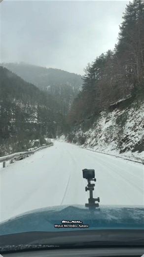 Μέσα στο χιόνι: Ο δρόμος για το χωριό! 🏔️ #shorts