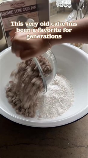 Old Country Kitchenware | The pan is available at oldcountrykitchenware.com Mile High Orange Slice Cake ⁠ 2 1/2 sticks (1 1/4 cup) butter, softened⁠ 2 cups sugar⁠ 5... | Instagram