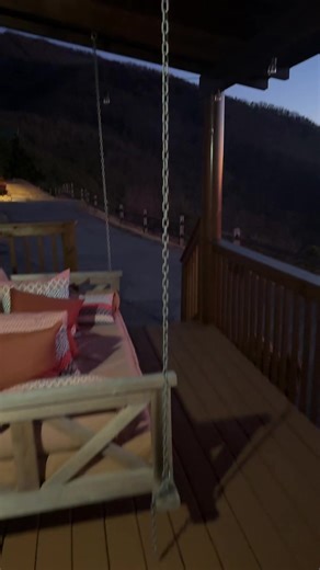 Exploring the Cabin Vibe in Gatlinburg, Tennessee