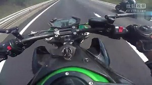 川崎Z800到底多狂？开上高速直逼超级机车