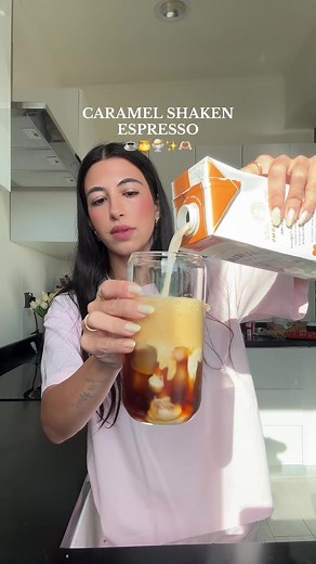 Caramel shaken espresso recipe 🤤🥲💖 @Nespresso #coffee #coffeerecipe #coffeetiktok #recipes #latte #icedlatte #shakenespresso #espresso #nespresso