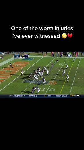 Johnny Knox gets folded in half #nfl #johnnyknox #injuries #chicagobears #master_of_george #football
