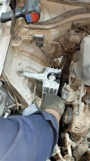 43K views · 584 reactions | engine mounting replacement | Auto Technician | Facebook