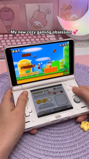 My new cozy gaming obsession 💕 | AYN Thor white